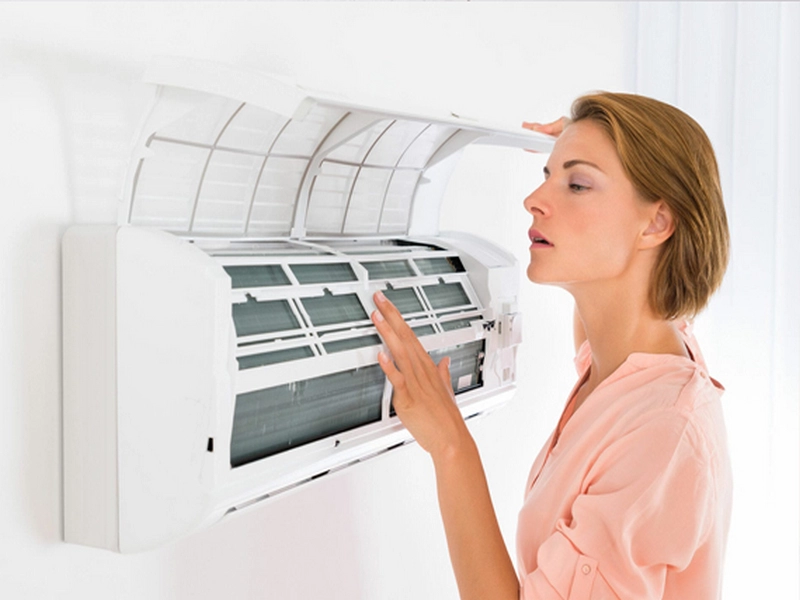 4 hướng dẫn vệ sinh máy lạnh Aqua tại nhà đơn gian và an toàn